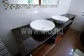 Gránit mosdópult ráültetett mosdókagylókkal